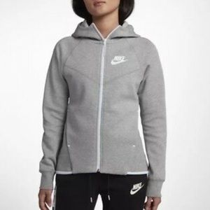 Nike Women’s Tech Fleece Full Zip Windrunner